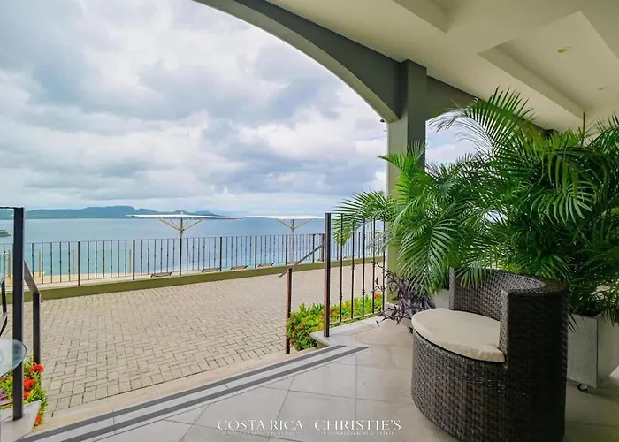 360 Splendor 306-ocean View Condo-breakfast Holiday home *