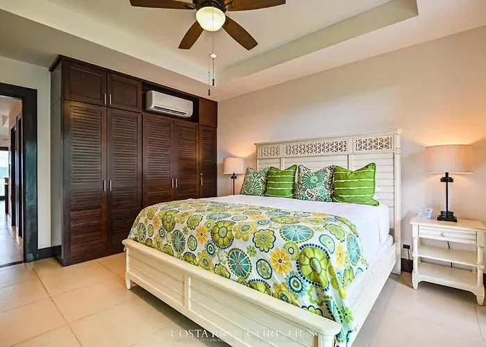 360 Splendor 306-ocean View Condo-breakfast