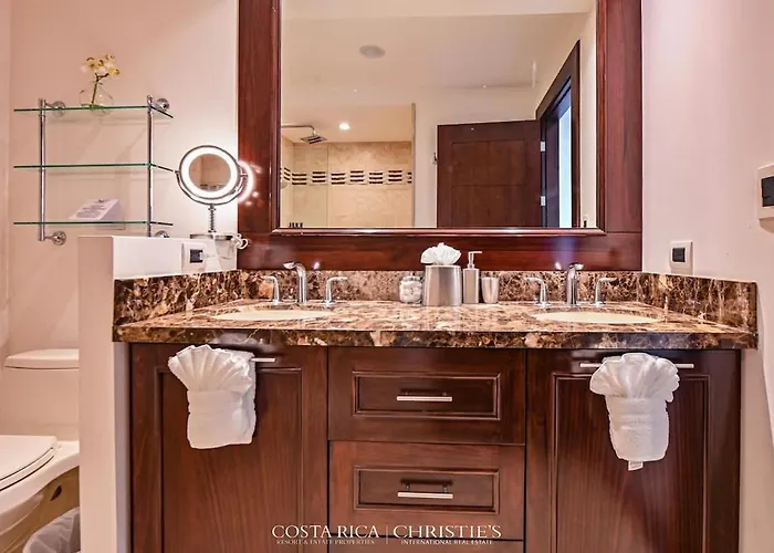 360 Splendor 306-ocean View Condo-breakfast