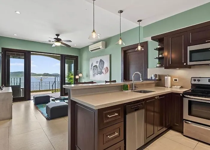 360 Splendor 306-ocean View Condo-breakfast *