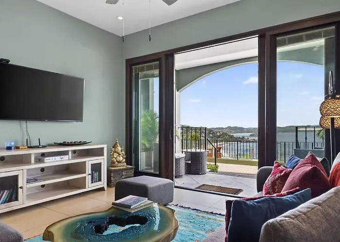 Holiday home 360 Splendor 306-ocean View Condo-breakfast