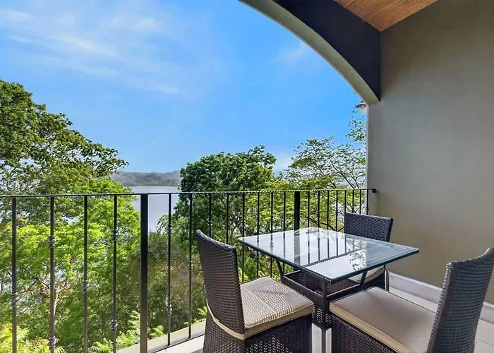 360 Splendor 306-ocean View Condo-breakfast