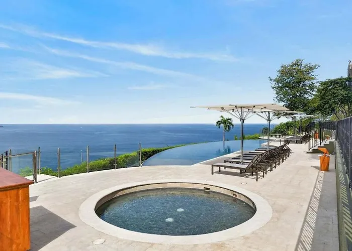 360 Splendor 306-ocean View Condo-breakfast Holiday home